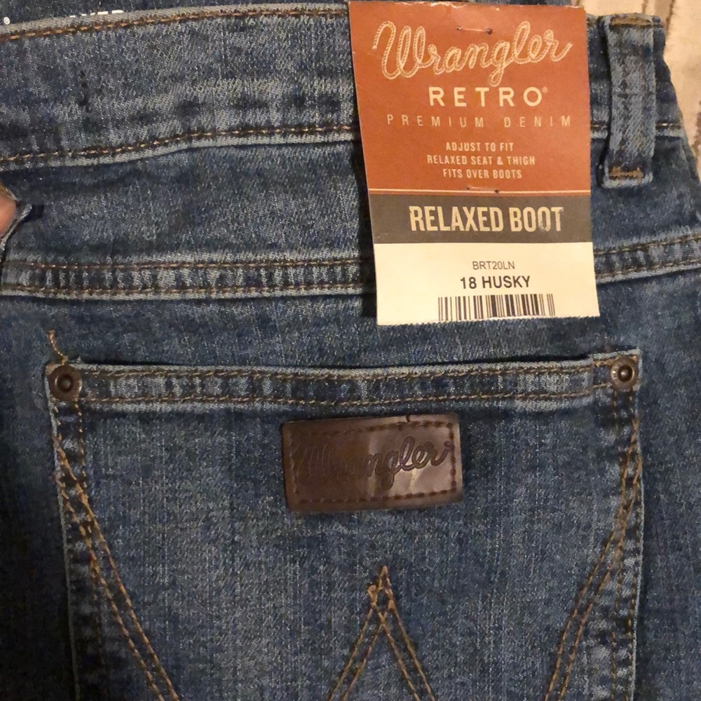 NWT Wrangler boys relaxed boot 18 husky